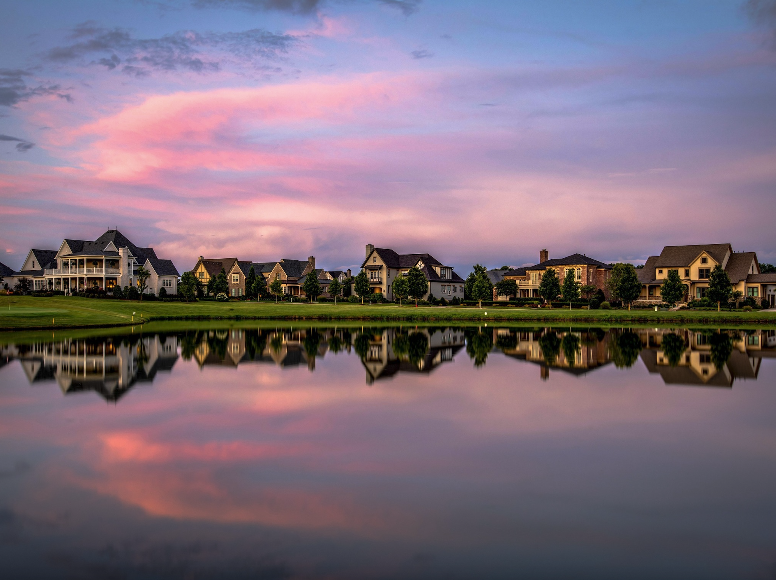 A wideshot of the grove with homes built by Legend Homes